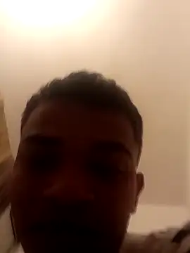 Snapshot of yerson20hot chatting on 02/25/25, 06:36 yerson20hot online show from 02/25/25, 06:36