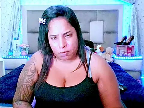 indiantopaz694u online show from 09/16/25, 04:02