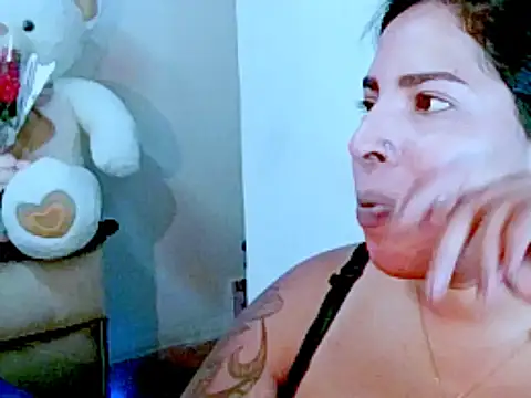 indiantopaz694u online show from 02/18/26, 07:04