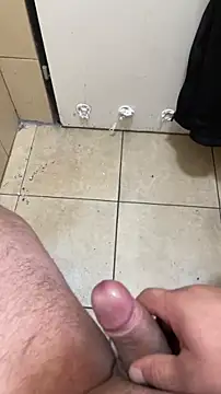 Snapshot of Alexander18edd chatting on 12/15/25, 10:19 Alexander18edd online show from 12/15/25, 10:19