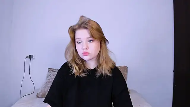 LaseyMoon online show from 10/27/25, 10:25