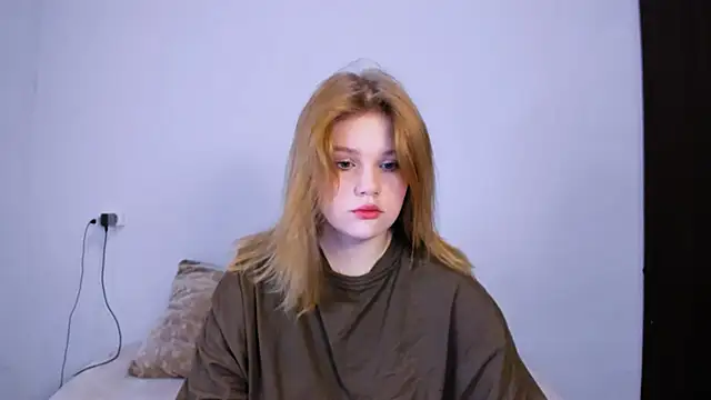 LaseyMoon online show from 10/29/25, 10:55