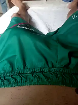 Snapshot of Magrinholl chatting on 03/08/25, 10:22 Magrinholl online show from 03/08/25, 10:22