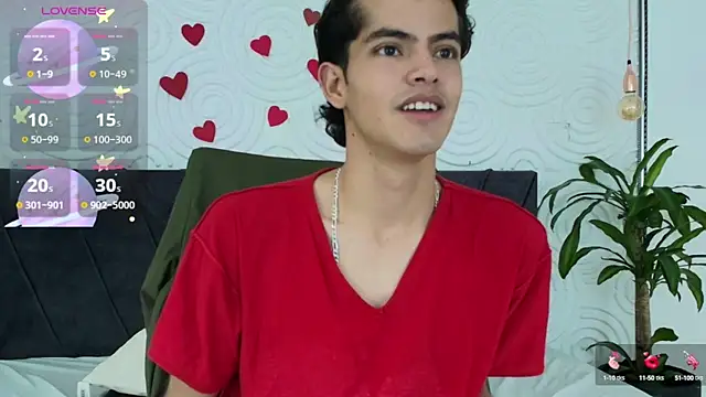 Snapshot of Maximoherrera_16 chatting on 04/18/26, 01:26 Maximoherrera 16 online show from 04/18/26, 01:26