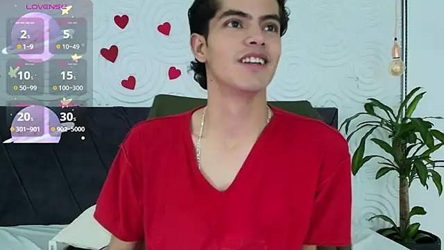 Snapshot of Maximoherrera_16 chatting on 04/21/26, 02:34 Maximoherrera 16 online show from 04/21/26, 02:34