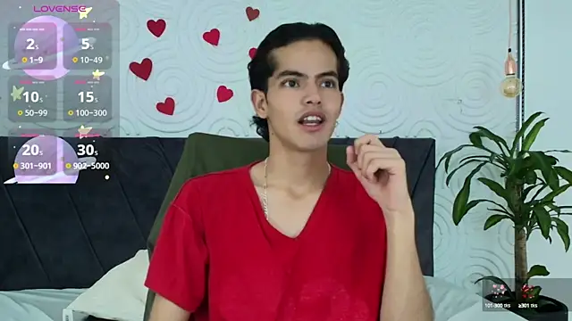 Snapshot of Maximoherrera_16 chatting on 04/27/26, 12:47 Maximoherrera 16 online show from 04/27/26, 12:47