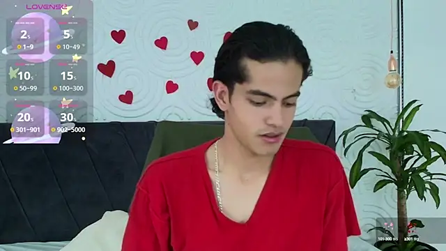 Snapshot of Maximoherrera_16 chatting on 04/30/26, 12:33 Maximoherrera 16 online show from 04/30/26, 12:33