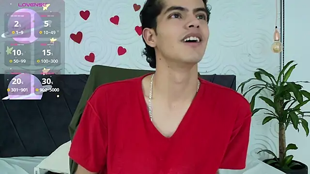 Snapshot of Maximoherrera_16 chatting on 05/04/26, 01:07 Maximoherrera 16 online show from 05/04/26, 01:07