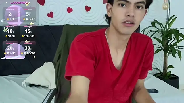 Snapshot of Maximoherrera_16 chatting on 05/13/26, 12:13 Maximoherrera 16 online show from 05/13/26, 12:13
