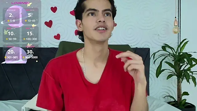 Snapshot of Maximoherrera_16 chatting on 05/20/26, 12:44 Maximoherrera 16 online show from 05/20/26, 12:44