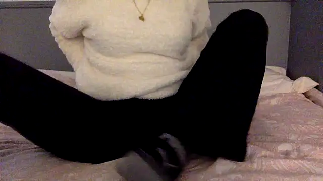 Snapshot of prettyy_kitty chatting on 02/25/25, 07:25 prettyy kitty online show from 02/25/25, 07:25