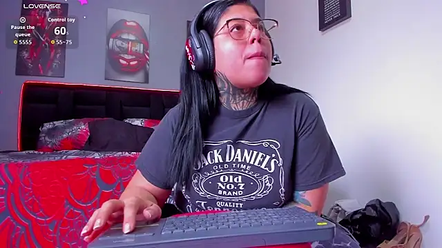 Veronika metal online show from 07/10/26, 01:47