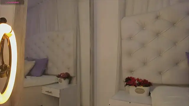 Snapshot of kamii_arias chatting on 09/18/25, 12:18 kamii arias online show from 09/18/25, 12:18