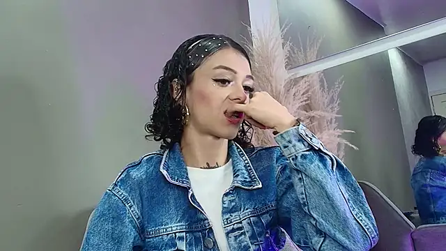 Vaiolett Smith online show from 03/26/26, 02:44