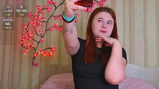 Snapshot of Eva_Starlight chatting on 02/15/26, 04:09 Eva Starlight online show from 02/15/26, 04:09