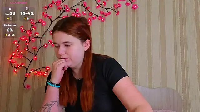 Snapshot of Eva_Starlight chatting on 02/25/26, 04:11 Eva Starlight online show from 02/25/26, 04:11