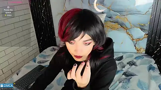 MaeveKuro online show from 10/31/25, 03:07