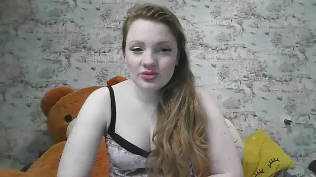 Snapshot of Eveline_May chatting on 03/12/25, 03:18 Eveline May online show from 03/12/25, 03:18