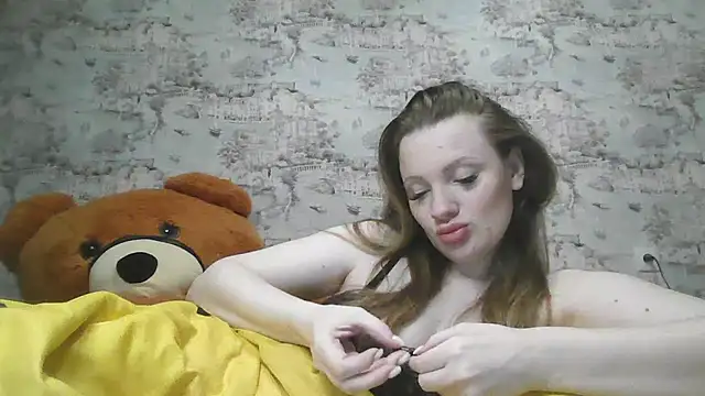 Snapshot of Eveline_May chatting on 03/19/25, 08:54 Eveline May online show from 03/19/25, 08:54