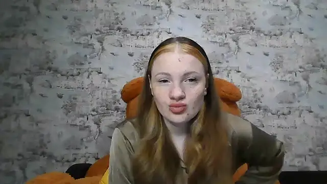 Snapshot of Eveline_May chatting on 09/18/25, 02:08 Eveline May online show from 09/18/25, 02:08