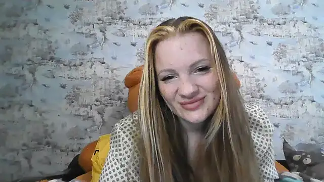 Snapshot of Eveline_May chatting on 09/23/25, 01:03 Eveline May online show from 09/23/25, 01:03