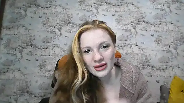 Snapshot of Eveline_May chatting on 10/05/25, 04:05 Eveline May online show from 10/05/25, 04:05