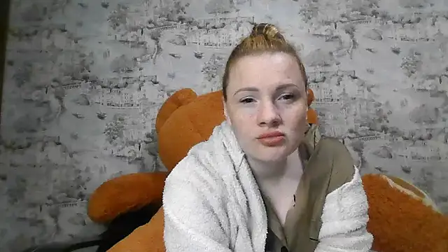 Snapshot of Eveline_May chatting on 10/15/25, 04:40 Eveline May online show from 10/15/25, 04:40