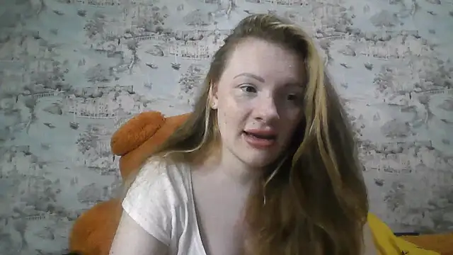 Snapshot of Eveline_May chatting on 11/11/25, 03:23 Eveline May online show from 11/11/25, 03:23