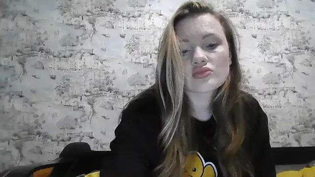 Snapshot of Eveline_May chatting on 11/13/25, 08:41 Eveline May online show from 11/13/25, 08:41