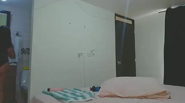 roxanasexy2025 online show from 03/14/25, 04:09