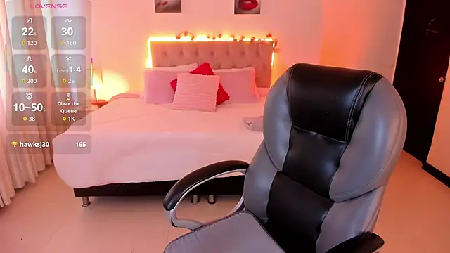 Snapshot of Emily_Warren_ chatting on 12/02/25, 07:20 Emily Warren online show from 12/02/25, 07:20