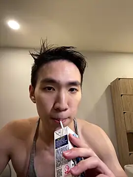 Snapshot of Hon1069 chatting on 03/09/25, 04:44 Hon1069 online show from 03/09/25, 04:44