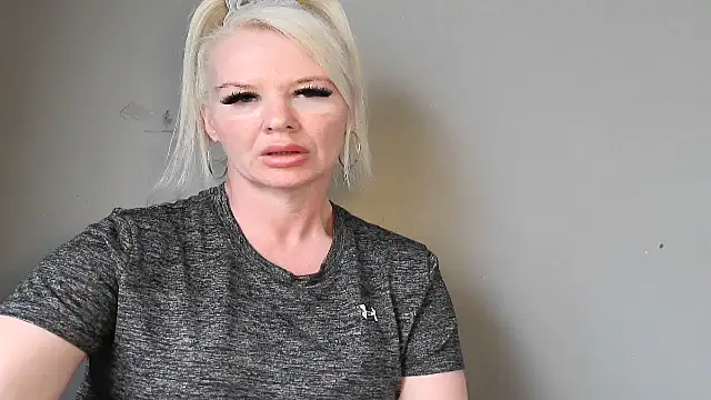 Snapshot of Blonde-Grace chatting on 07/24/26, 01:53 Blonde-Grace online show from 07/24/26, 01:53