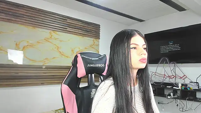 Cloe roouse online show from 12/04/25, 09:12