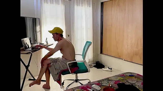 Snapshot of webtonight chatting on 02/25/25, 10:18 webtonight online show from 02/25/25, 10:18