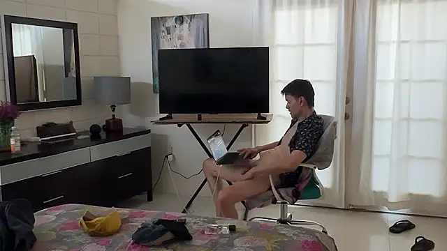 Snapshot of webtonight chatting on 02/26/25, 01:21 webtonight online show from 02/26/25, 01:21