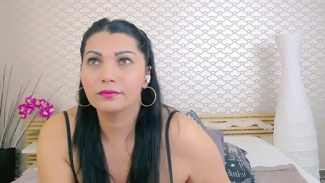 Snapshot of BeliseChappelleX chatting on 12/19/25, 07:10 BeliseChappelleX online show from 12/19/25, 07:10