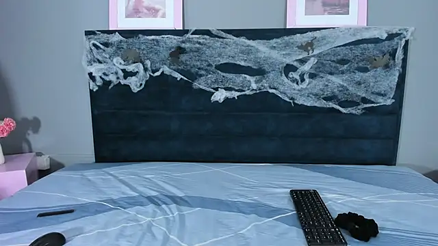 Snapshot of AzulMaverik chatting on 11/02/25, 12:24 AzulMaverik online show from 11/02/25, 12:24