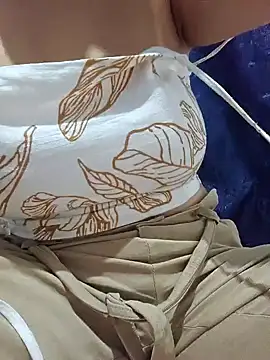 Snapshot of SexyLilyXO chatting on 03/19/25, 02:37 SexyLilyXO online show from 03/19/25, 02:37