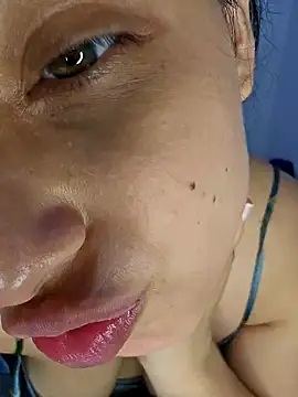 Snapshot of SexyLilyXO chatting on 03/20/25, 04:18 SexyLilyXO online show from 03/20/25, 04:18