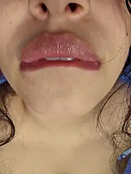 Snapshot of SexyLilyXO chatting on 03/23/25, 06:05 SexyLilyXO online show from 03/23/25, 06:05