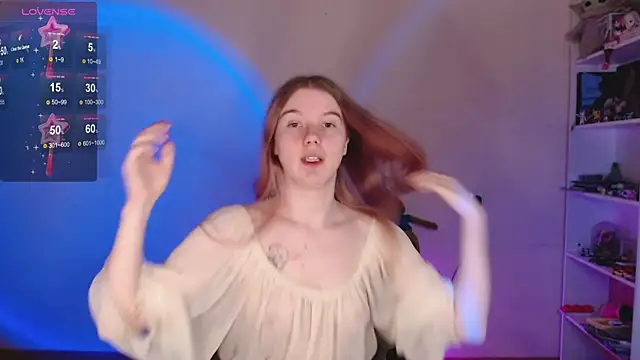 Strawberry juli online show from 03/28/26, 11:32