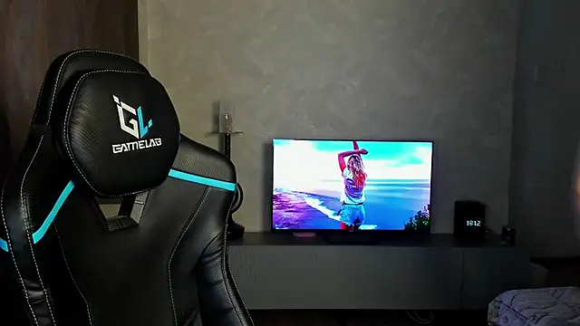 Snapshot of TravisRevas chatting on 03/08/25, 03:13 TravisRevas online show from 03/08/25, 03:13