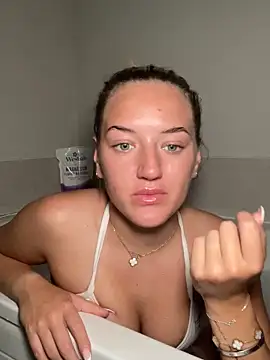 MissMaisiex online show from 10/04/25, 07:34