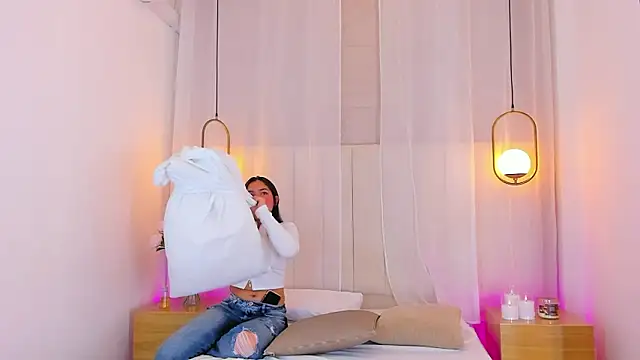 Haily b online show from 03/28/26, 07:46