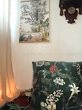 Snapshot of Rosemarie_Blu chatting on 11/08/25, 11:32 Rosemarie Blu online show from 11/08/25, 11:32