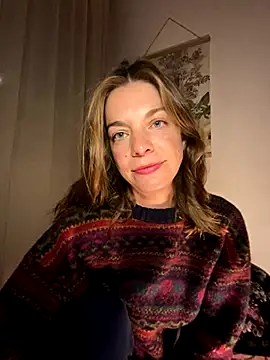 Snapshot of Rosemarie_Blu chatting on 11/17/25, 08:14 Rosemarie Blu online show from 11/17/25, 08:14