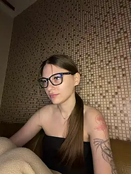 Snapshot of MrrKate chatting on 06/18/26, 12:33 MrrKate online show from 06/18/26, 12:33