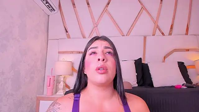 Snapshot of Madisson-Rivas chatting on 12/22/25, 08:17 Madisson-Rivas online show from 12/22/25, 08:17