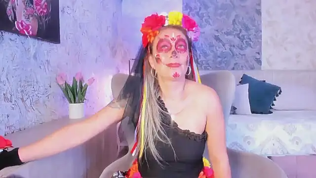 Liannaa  online show from 10/29/25, 07:37